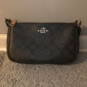 ❗️PRICE DROP❗️Classic Brown Coach Crossbody Purse